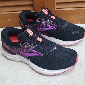 Brooks Adrenaline GTS 19
Women's Black and Purple Running Shoes
10.5 wide